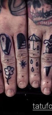 fénykép egy sárgaréz csukló tetoválásról (érték) - egy példa egy érdekes tetoválási rajzra - 070