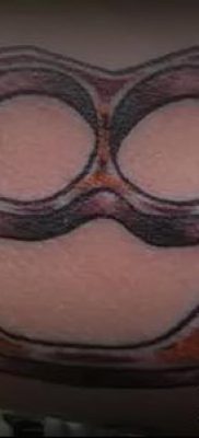 fotó sárgaréz csülök tetoválásról (érték) - egy példa egy érdekes tetoválási rajzra - 069