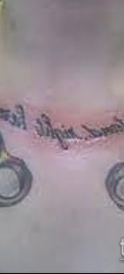 fotó sárgaréz csülök tetoválásról (érték) - egy példa egy érdekes tetoválási rajzra - 055