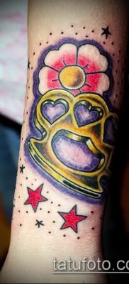 fénykép egy sárgaréz csukló tetoválásról (érték) - példa egy érdekes tetoválási rajzra - 052