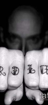 fotó sárgaréz csülök tetoválásról (érték) - példa egy érdekes tetoválási rajzra - 051