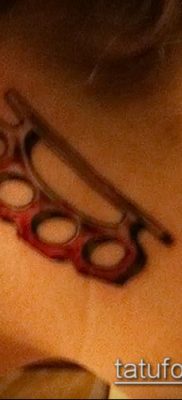 fénykép egy sárgaréz csukló tetoválásról (érték) - példa egy érdekes tetoválási rajzra - 046