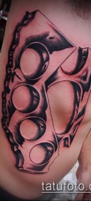 fotó sárgaréz csülök tetoválásról (érték) - egy példa egy érdekes tetoválási rajzra - 040