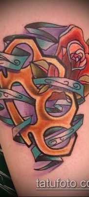 fotó sárgaréz csülök tetoválásról (érték) - egy példa egy érdekes tetoválási rajzra - 039