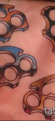 fotó sárgaréz csülök tetoválásról (érték) - egy példa egy érdekes tetoválási rajzra - 038