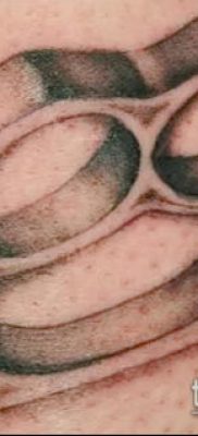 fotó sárgaréz csülök tetoválásról (érték) - egy példa egy érdekes tetoválási rajzra - 037