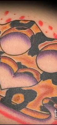 fotó sárgaréz csülök tetoválásról (érték) - egy példa egy érdekes tetoválási rajzra - 036