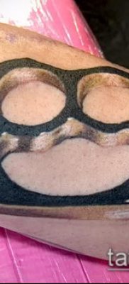 fotó sárgaréz csülök tetoválásról (érték) - egy példa egy érdekes tetoválási rajzra - 022