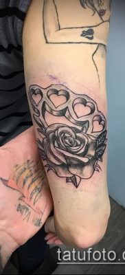 fotó sárgaréz csülök tetoválásról (érték) - egy példa egy érdekes tetoválási rajzra - 011