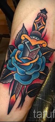 fotó egy tőrről és egy rózsatetoválásról példa egy tetoválás jelentését bemutató cikkre - tatufoto.ru - 52