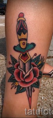 fotó egy tőrről és egy rózsatetoválásról példa a tetoválás jelentését bemutató cikkre - tatufoto.ru - 47