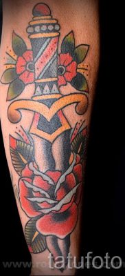 fotó egy tőrről és egy rózsatetoválásról példa egy tetoválás jelentését bemutató cikkre - tatufoto.ru - 25