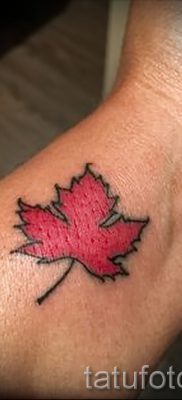 Példa egy eredeti rajzra egy kész juhartetoválásban, közzétételre a juhar jelentőségéről a testfestésben