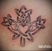 A juharlevél tetoválás jelentése 22344434234