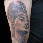 CLEOPATRA TETTOO 178. szám - a rajz méltó változata, amely sikeresen használható a Kleopátra művészi tetoválás átalakítására és alkalmazására