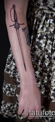 Fotó a tetováló penge fegyverről - példa rajz - 27052017 - példa - 066 Tetováló penge fegyver