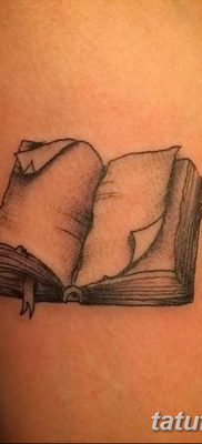 fotó a tetoválásról Könyv 2017.12.26 -án №002 - tetoválókönyv -