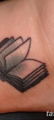 fotó egy tetoválásról Könyv kelt 2017.12.26., 003 - tetoválókönyv -