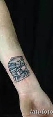 fotó tetoválás Könyv kelt 2017.12.26. №028 - tetováló könyv -