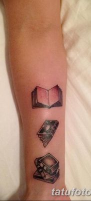 fotó tetoválás Könyv 2017.12.26 -tól №030 - tetováló könyv -