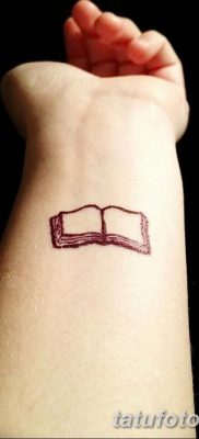 fotó tetoválás Könyv kelt 2017.12.26. №040 - tetováló könyv -