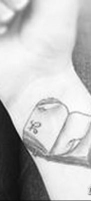 fotó tetoválás Könyv kelt 2017.12.26. №045 - tetováló könyv -