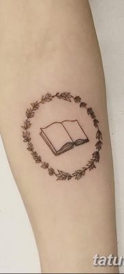 fotó tetoválás Könyv kelt 2017.12.26. №03 - tetováló könyv -