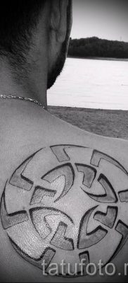 fotó a Kolovrat tetoválásról a Kolovrat tetoválás jelentéséről szóló cikkhez - tatufoto.ru - 5