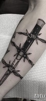 fotó szögesdrót tetoválásról, kelt 2017. 07. 26 -án 015. sz. - Szögesdrót tetoválás_