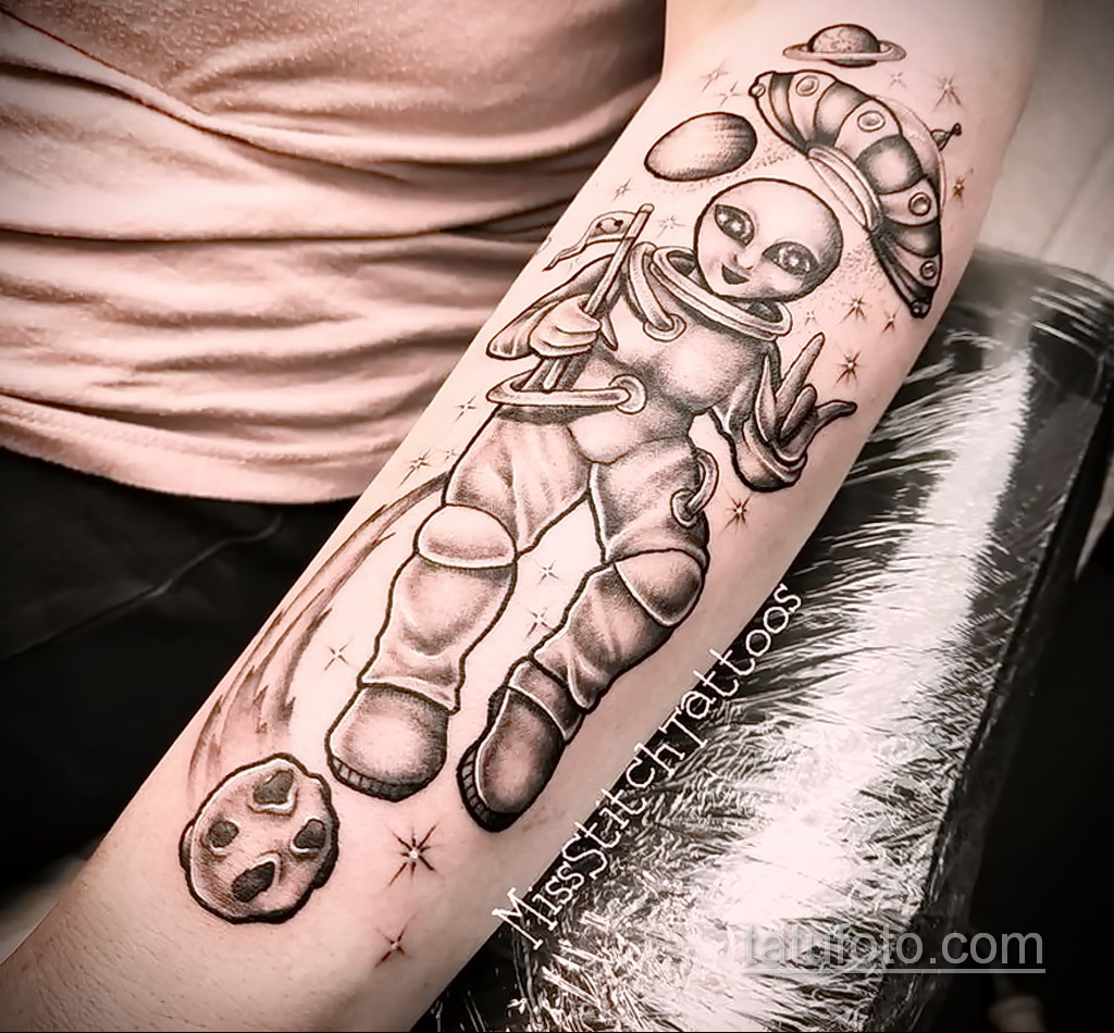 Zdjęcie tatuażu z kometą (asteroidą) 27.03.2021 №079 - tatuaż komety -