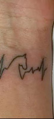 ló tetoválás fotó (érték) - egy példa egy érdekes tetoválási rajzra - 067