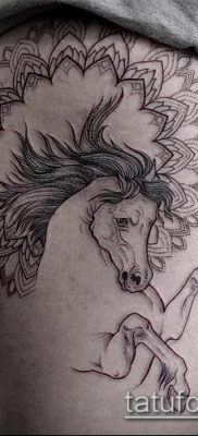 ló tetoválás fotó (érték) - egy példa egy érdekes tetoválási rajzra - 063