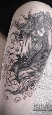 ló tetoválás fotó (érték) - egy példa egy érdekes tetoválási rajzra - 062