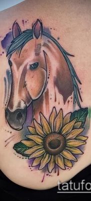 ló tetoválás fotó (érték) - egy példa egy érdekes tetoválási rajzra - 036