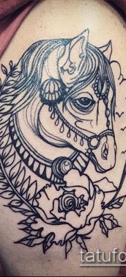 ló tetoválás fotó (érték) - egy példa egy érdekes tetoválási rajzra - 032