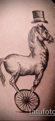ló tetoválás fotó (érték) - példa egy érdekes tetoválási rajzra - 010