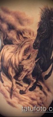 ló tetoválás fotó (érték) - példa egy érdekes tetoválási rajzra - 002