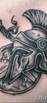 Fotó egy lándzstetoválásról 2018.08.22. №023 - lándzsás tetoválás -