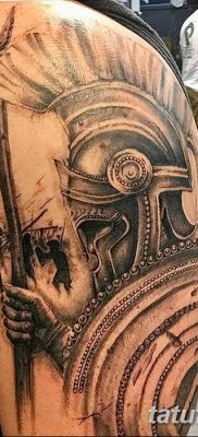 Fotó egy lándzstetoválásról 2018.08.22. №010 - lándzsás tetoválás -