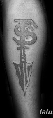 Fotó egy lándzstetoválásról 2018.08.22. №002 - lándzsás tetoválás -