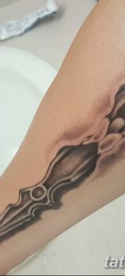 Fotó egy lándzstetoválásról 2018.08.22. №067 - lándzsás tetoválás -
