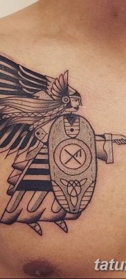 Fotó egy lándzstetoválásról 2018.08.22. №064 - lándzsás tetoválás -