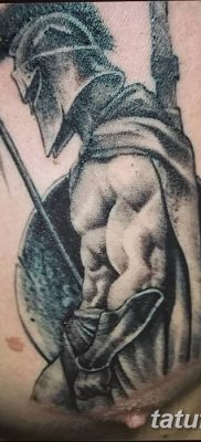 Fotó egy lándzstetoválásról 2018.08.22. №062 - lándzsás tetoválás -