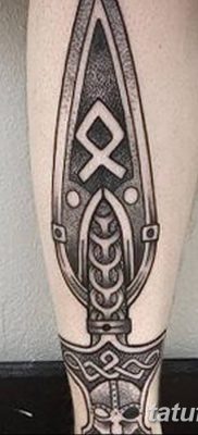 Fénykép egy lándzsás tetoválásról 2018.08.22. №050 - lándzsás tetoválás -