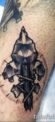 Fotó egy lándzstetoválásról 2018.08.22. №041 - lándzsás tetoválás -