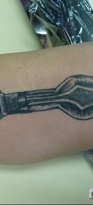 Fotó egy lándzstetoválásról 2018.08.22. №039 - lándzsás tetoválás -