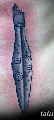 Fotó egy lándzstetoválásról 2018.08.22. №036 - lándzsás tetoválás -