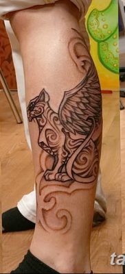 foto af kattetatovering med vinger dateret 26/06/2018 №060 - Kattetatovering med vinger -