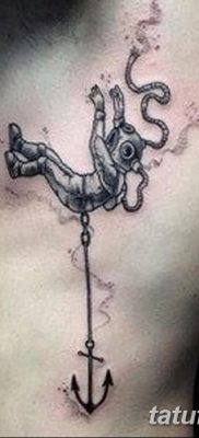 fotó az űrhajós tetoválásról, dátum: 2017.12.25. №087 - űrhajós tetoválás -