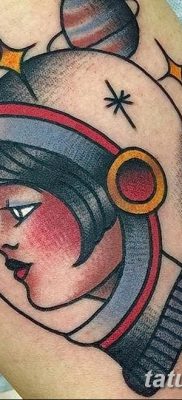 fotó az űrhajós tetoválásról, dátum: 2017.12.25. 119. szám - űrhajós tetoválás -